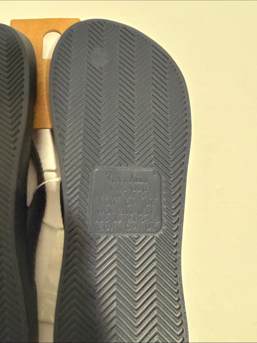 Archie’s Unisex Women's Navy Blue Flip Flop Sandals US Women’s Size 7 - Picture 6 of 6